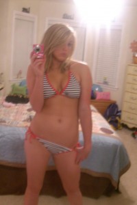 Sarah en maillot de bain sur msn